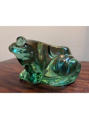 VTG Indiana Glass Green Frog Figurine Paperweight Candle Holder Handcrafted 4"